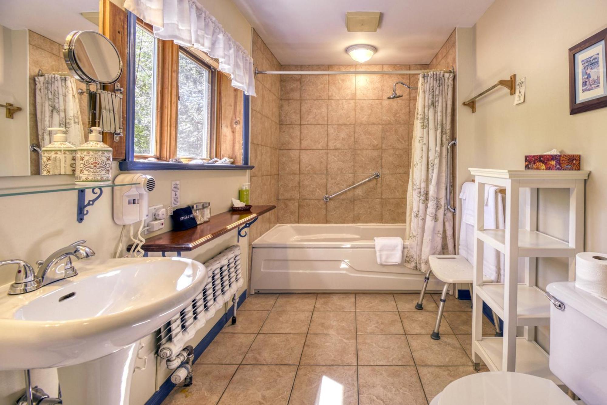 Auberge Le Lupin-Self Check-In Mont-Tremblant Exterior foto